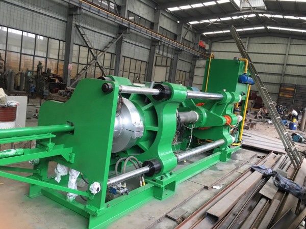 力拓切膠機(jī)熱賣(mài)