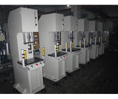 批發(fā)鄂式液壓機(jī)來力拓